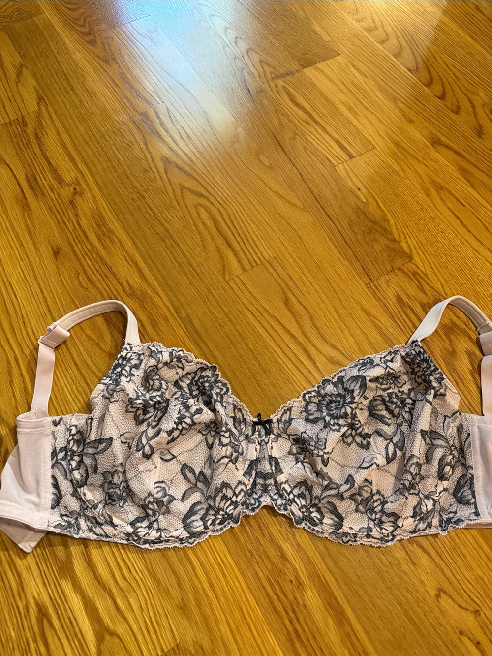 Delicate Lace Underwire Bra in Blush pink with Charcoal grey Floral lace 40i